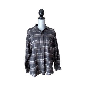 Izod Charcoal Plaid men’s flannel Size Large